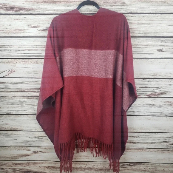 Woolrich Red Fringed Poncho Wrap Cape - Picture 10 of 10